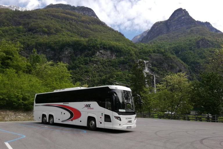 Au départ de Tallinn : excursion d&#039;une journée à Narva et « Vue sur la Russie ».Narva et « Vue sur la Russie » - Excursion d&#039;une journée