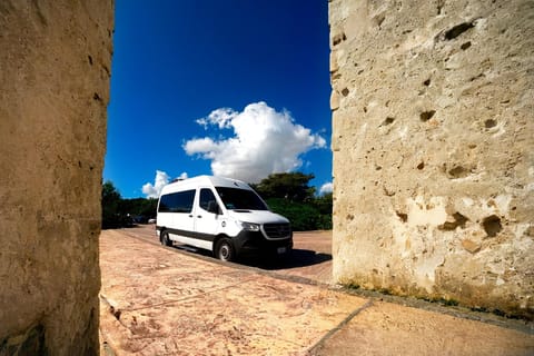 Cancún: private transfer cancún airport to selected hotel