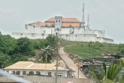 Accra: Cape Coast & Elmina Castles 2-Day Tour & Cruise