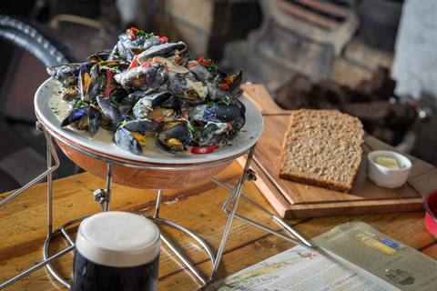 Dublin: Irish Dinner & Dance Show at Johnnie Fox’s