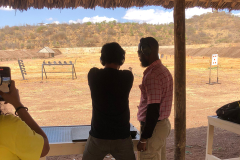 Nairobi : Excursion d&#039;une journée au lac Magadi avec stage au stand de tir