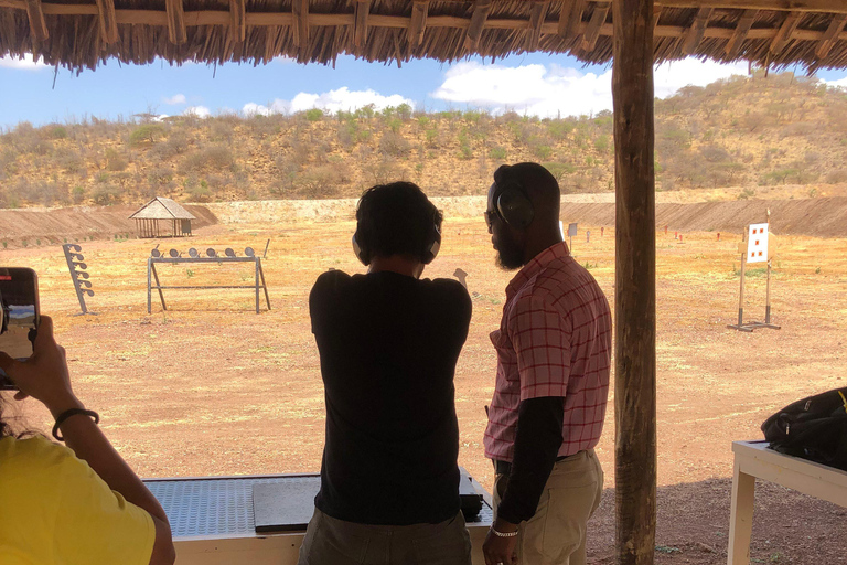 Nairobi: Excursión de un día al Lago Magadi con experiencia en campo de tiro