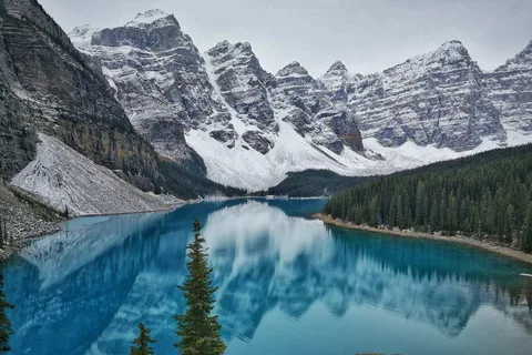 From Banff/Canmore: Shuttle to Moraine Lake and Lake Louise