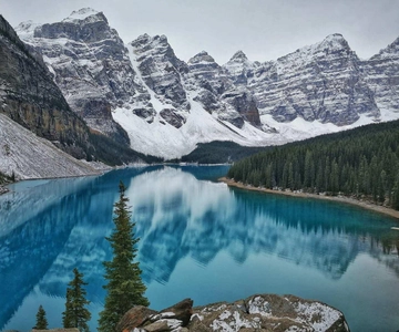 From Banff/Canmore: Shuttle to Moraine Lake and Lake Louise
