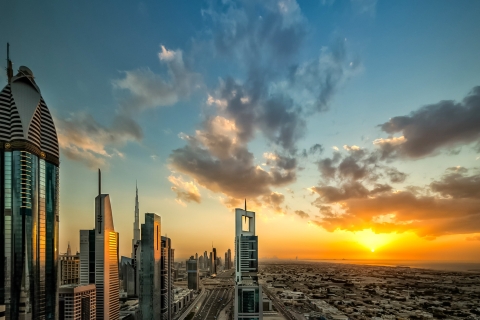 Dubai: Sky Experience-AbendessenHauptgericht: Wolfsbarsch