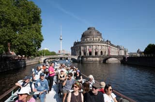 Berlin: Spreefahrt durch die Stadt (1 Stunde) inkl. Audioguide