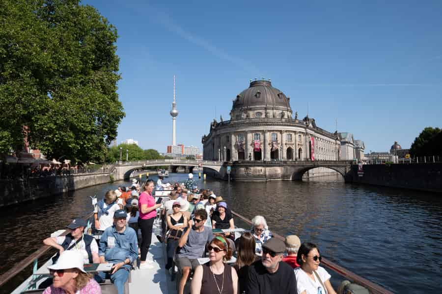 Berlin: Spreefahrt durch die Stadt (1 Stunde) inkl. Audioguide. Foto: GetYourGuide Berlin: Spreefahrt durch die Stadt (1 Stunde) inkl. Audioguide. Foto: GetYourGuide