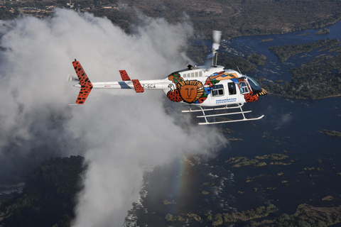 Voo de helicóptero sobre as Cataratas Vitória