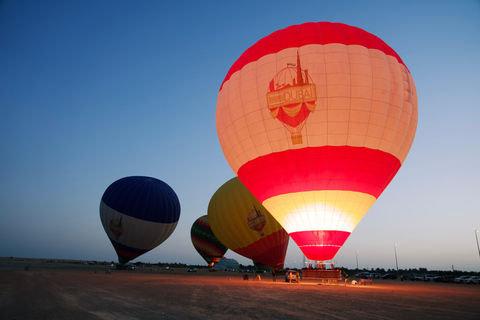 Dubai: tocht met heteluchtballon, woestijnsafari en quadrijden