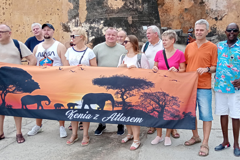 Mtwapa:Excursión de un día por las ruinas Jumba y la aldea de Bush y cena en la aldea.