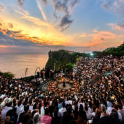 Bali: Uluwatu Temple Walking Tour with Sunset Kecak Show