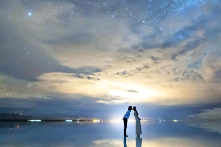 UYUNI ZOUTVLAKTE: ZONSOPGANG &amp; STERRENLICHT ERVARINGGEDEELDE GROEP: UYUNI ZOUTVLAKTE ZONSOPGANG &amp; STERRENLICHT ERVARING