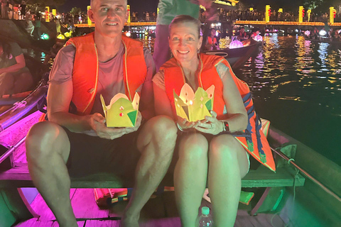 Hoi An: Guided Evening Food Tour w/ Lantern and River Boat