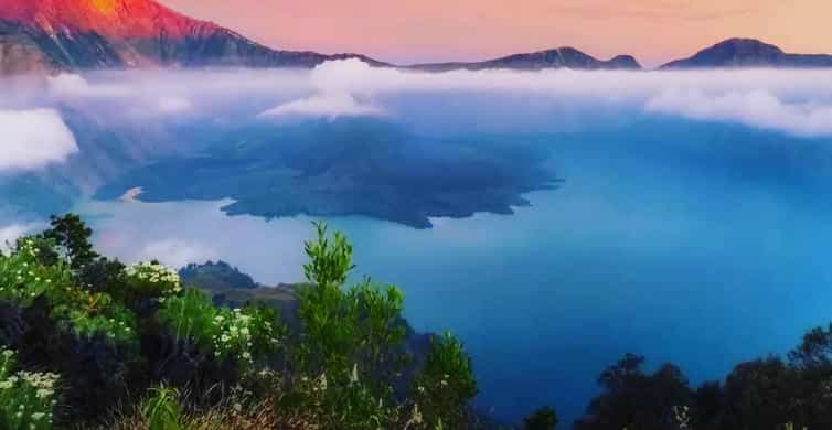 Mount Rinjani Days Night Hike To Senaru Crater Rim M Getyourguide