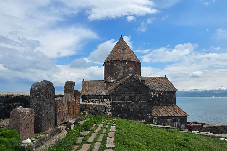 From Tbilisi: Armenia Day Trip with Sevanavank Monastery
