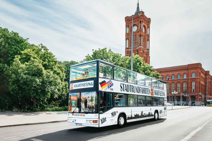 Berlin: Hop-on Hop-off Bustour mit Live-Kommentar