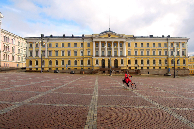 Helsinki: Guided Walking Tour of the Must-Sees with a French-Speaking Live Guide