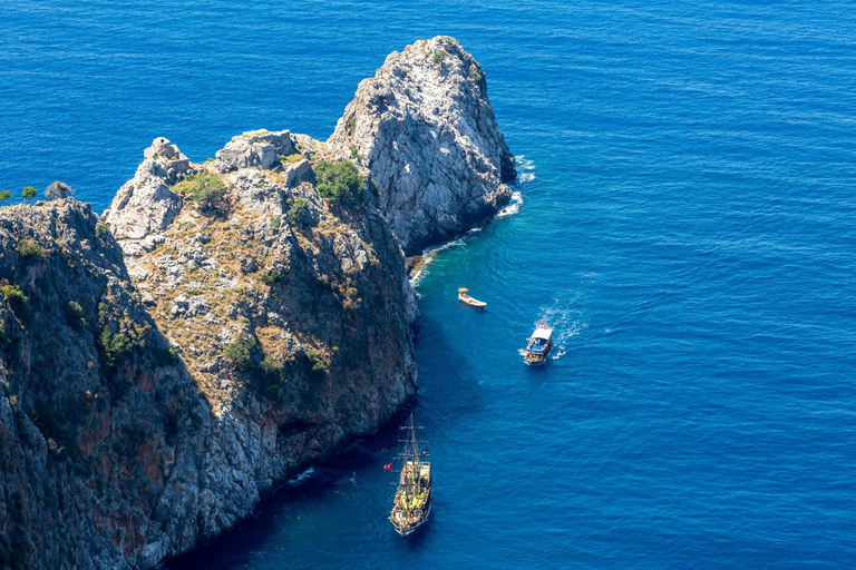 Alanya: Excursión en barco pirata con recogida y almuerzo opcionalesAlanya: Excursión en barco pirata con punto de encuentro