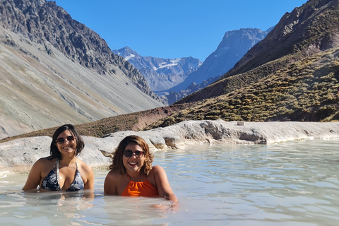 Aventure dans les Andes : Circuit Cajon del Maipo + Termas ColinasAventure dans les Andes : Tour Cajon del Maipo + Termas Colinas