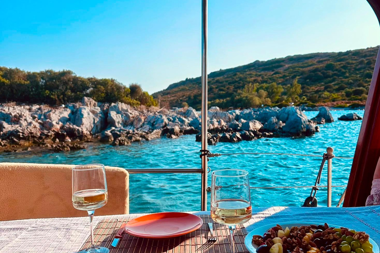 Bodrum: Sunset Boat Cruise with Dinner & Castle Views