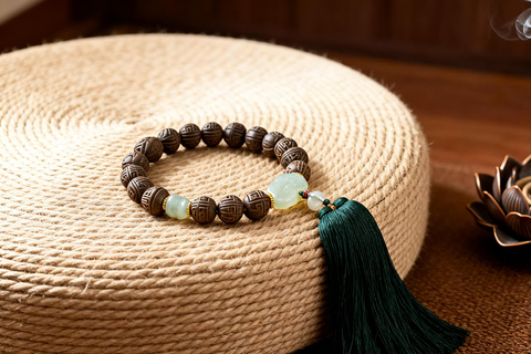 Beijing: Chinese Fragrant Bracelet Making