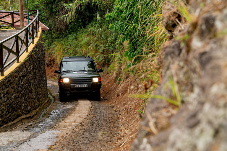 Onthul West-Madeira: 4x4-kliffen, zwembaden en uitzichten4x4 jeeptours van een hele dag op het eiland Madeira