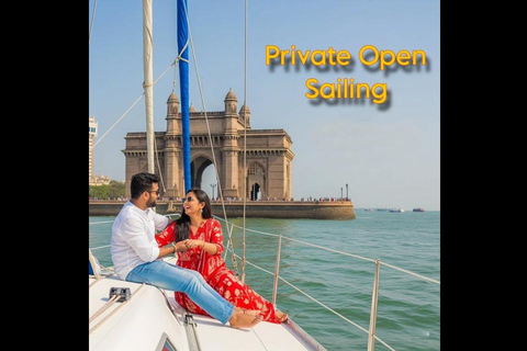 Mumbai: Cruzeiro privado de iate com snacksMumbai: Cruzeiro privado num iate com lanches