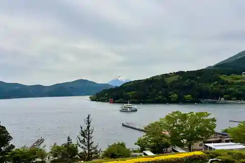 Tokyo: Private Hakone Hot Springs & Lake Ashi Cruise Tour