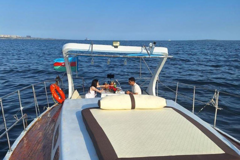 Excursion en yacht à Bakou avec dégustation de vin