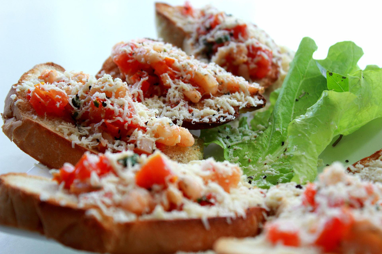 Oldenburg: Culinary Old Town Tour with a Kick for Groups & Connoisseurs Oldenburg (Lower Saxony): Culinary Old Town Tour - with great locations