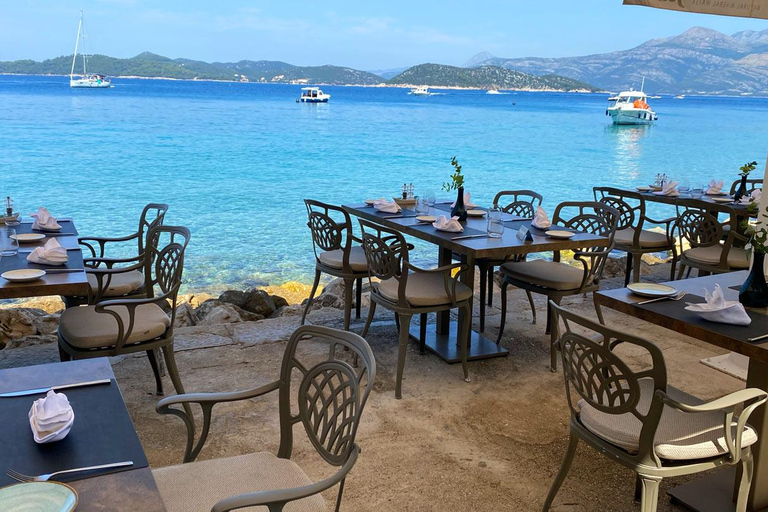 من دوبروفنيك: جولة بالقارب من دوبروفنيك: جولة على متن قارب &quot;هوب أون هوب أوف&quot; في جزر إيلافيتي