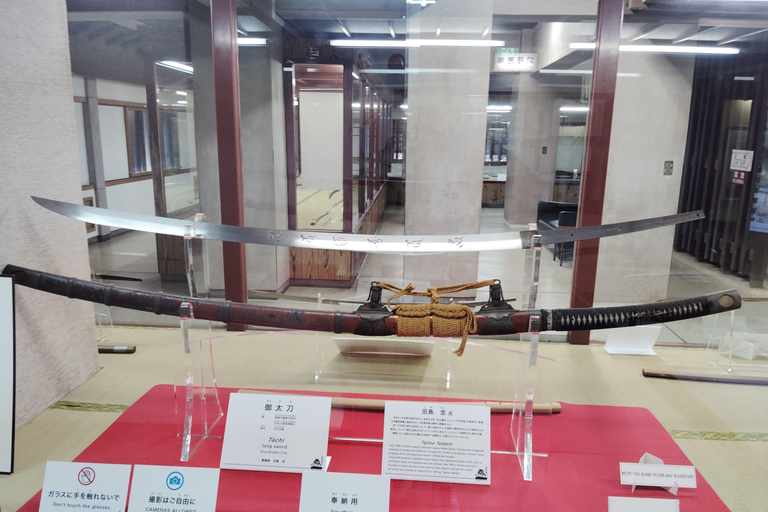 Kintai-Kyo Bridge and Iwakuni Castle with local guide 3h Jan 2025 Iwakuni