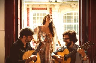Porto: Authentische Live-Fado-Show mit Portwein in der Nähe von Ribeira