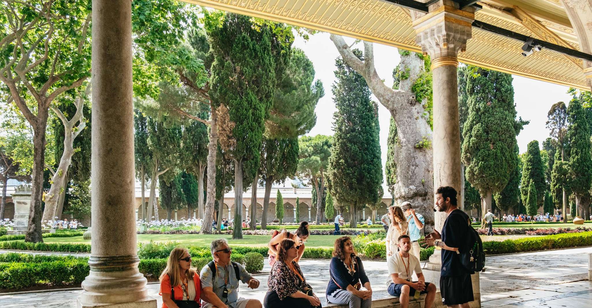 Istanbul: Topkapi Palace and Harem Guided Tour with Ticket