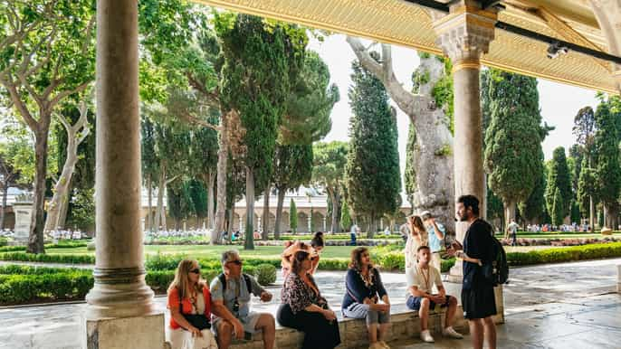 Istanbul: Topkapi Palace and Harem Guided Tour with Ticket