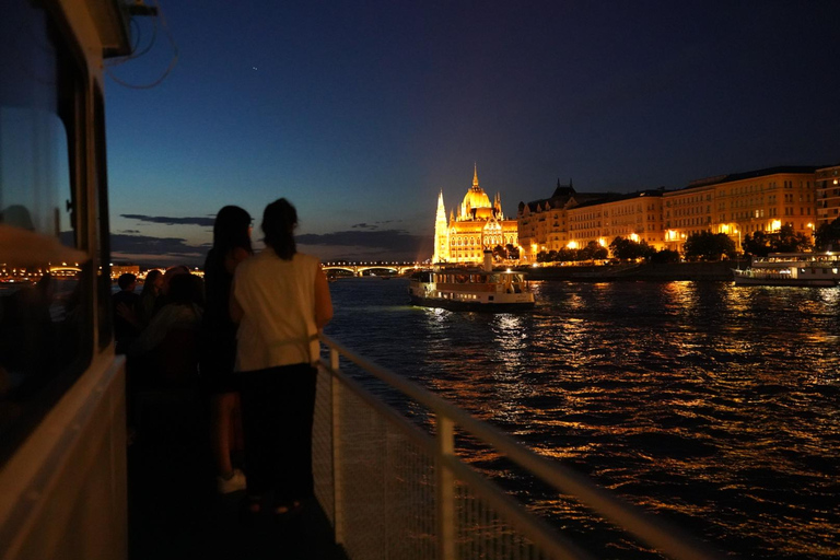 Budapest: crucero nocturno con asientos en la azotea y BYOB (trae tu propia bebida)Budapest: crucero nocturno con asientos en la azotea y bebida incluida