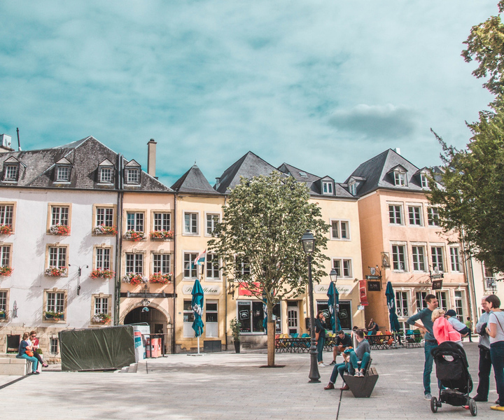 Luxembourg: Guided City Walking Tour with Wine Tastings