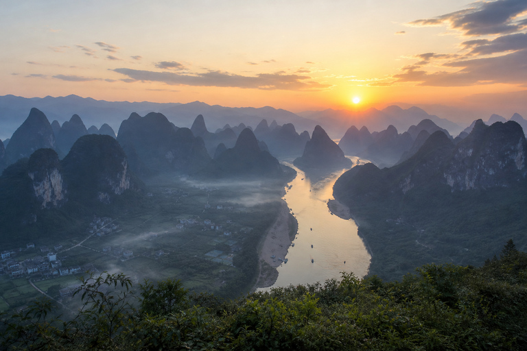 Guilin/Yangshuo: Xianggong Hill Tour & Intercity Transfer Yangshuo Round Trip: Xianggong Hill Tour