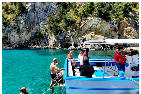 "Classic" boat excursion to Palinuro
