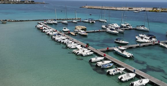 Lecce: Otranto and Vineyard with Aperitivo