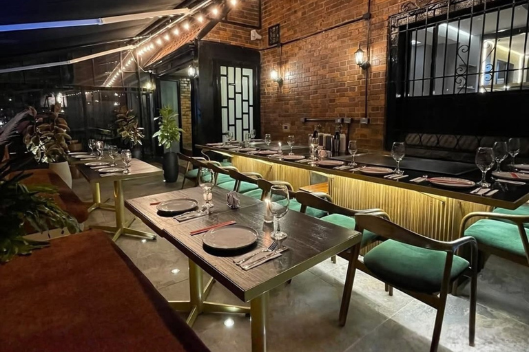 Bogotá: Rooftop Drinks, Dinner & VIP Nightclub Experience