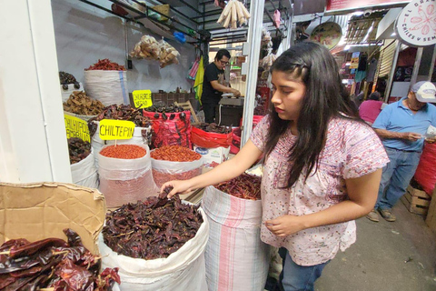 Messico: Corso di preparazione della salsa in un mercato con uno chef