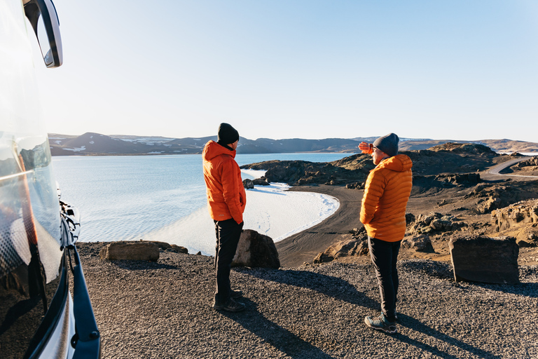 De Reykjavík: excursão de um dia aos vulcões e à lagoa azul