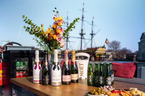 Amsterdam: Private Luxury Cruise with BBQ and Drinks Amsterdam: Private Canal Cruise with BBQ and Drinks