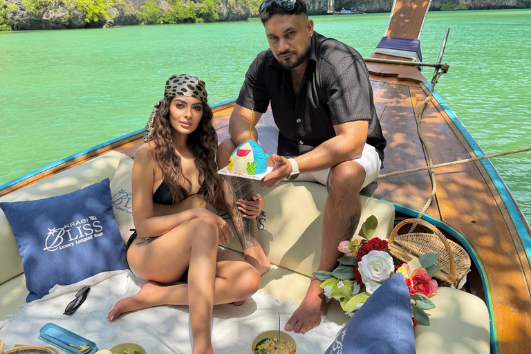 Krabi: Hong Island Private Luxury Longtail Boat Trip Krabi: Private Hong Island Luxury Longtail Boat Trip
