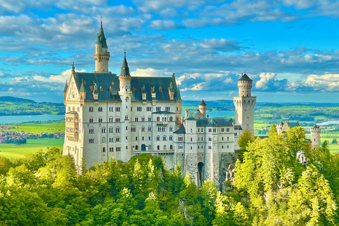 Excursión a Neuschwanstein desde Múnich en furgoneta de lujo para 6 personas con conductor privado