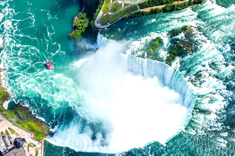 Visite des chutes du Niagara au départ des chutes du Niagara, CanadaExcursion aux chutes du Niagara avec bateau, voyage, Skylon et déjeuner