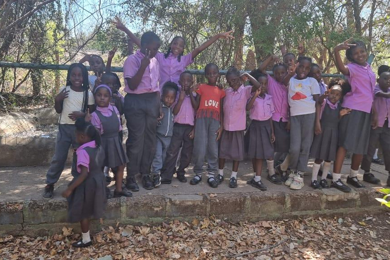 Livingstone: visita guiada à aldeia Mukuni com transporteLivingstone, Zâmbia: visita guiada à aldeia de Mukuni com transporte