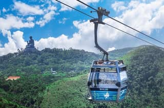 Lantau: Priority-Seilbahn Ngong Ping 360 mit City-Transfer
