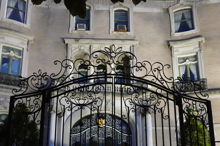 Excursão a pé noturna pelas mansões da Era Dourada de DupontExcursão a pé noturna pelas mansões Dupont da Era Dourada